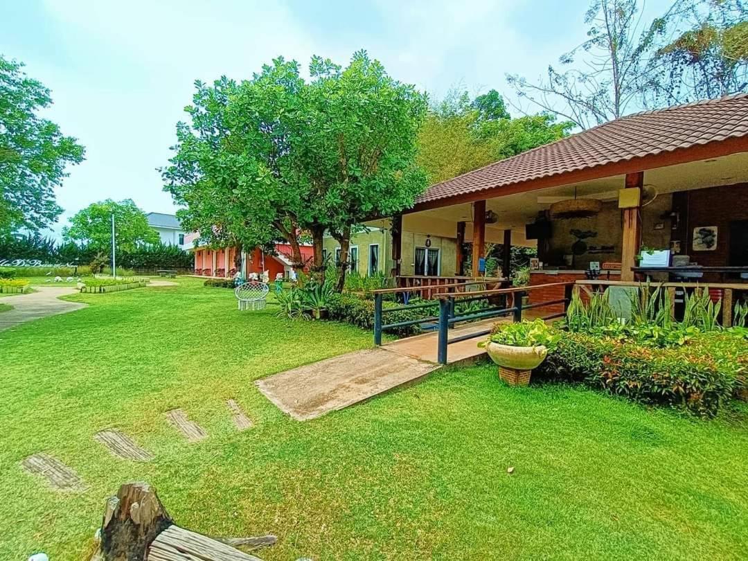 Villa De Bua Resort Нан Екстериор снимка